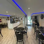 Fasthotel Roissy - 2* Saint-Witz