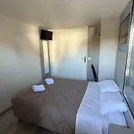 Fasthotel Roissy - Hotel 2*