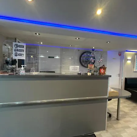 Fasthotel Roissy - Otel