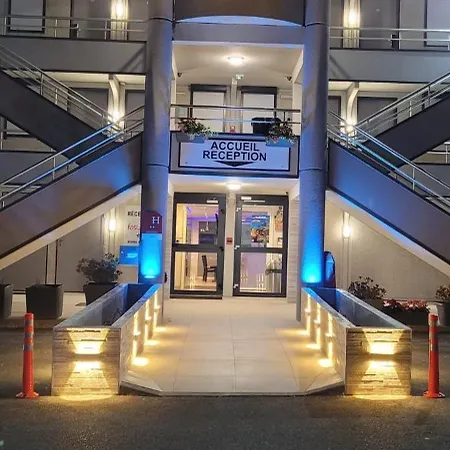 鲁瓦西法斯特酒店 -