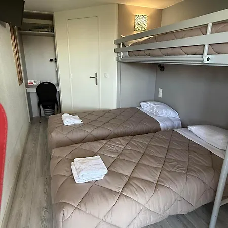 Fasthotel Roissy - Otel Saint-Witz