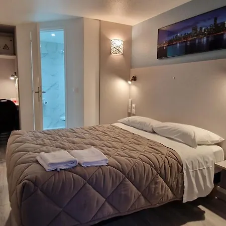Fasthotel Roissy - 2* سان تويتْسْ
