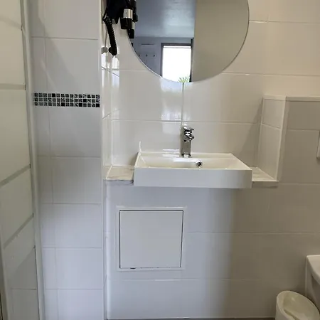 Fasthotel Roissy - Saint-Witz