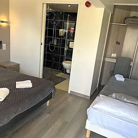 Fasthotel Roissy - 2*
