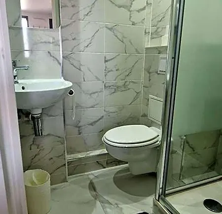 Fasthotel Roissy - 2*