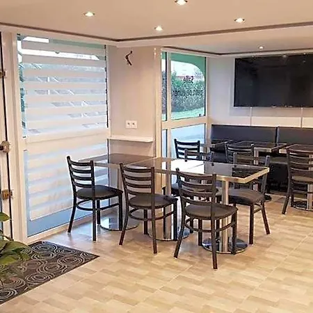 Fasthotel Roissy - 2* Saint-Witz