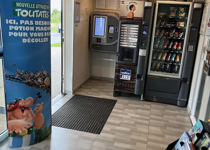 Fasthotel Roissy - 호텔