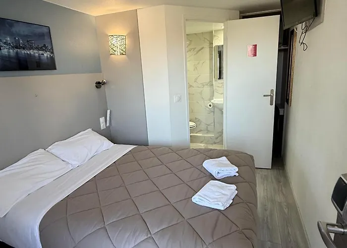 Fasthotel Roissy - 생비츠