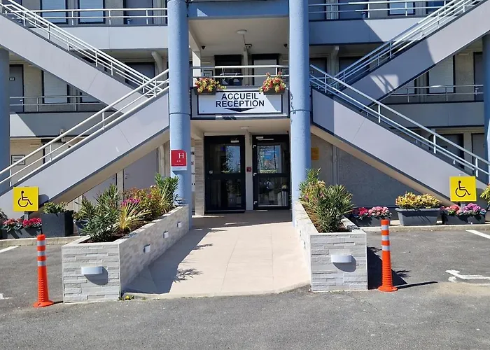 Fasthotel Roissy - 2* 생비츠